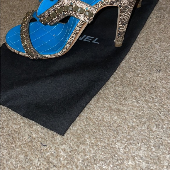 Chanel heels worn only twice - Picture 4 of 4